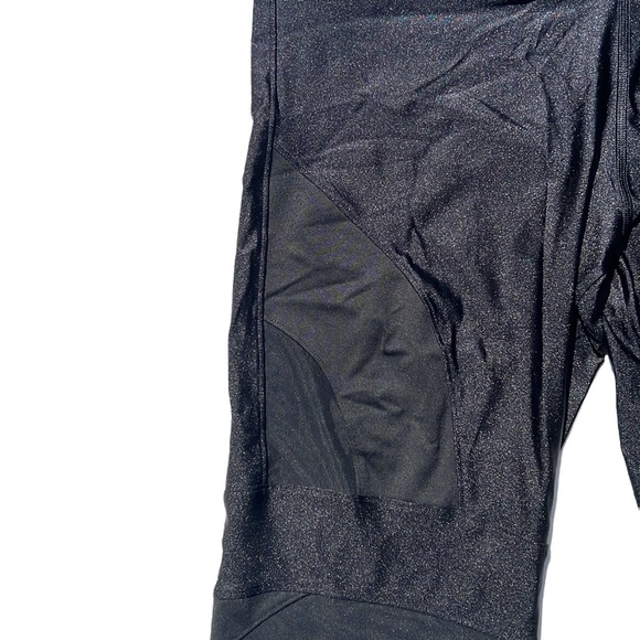 PINK Victoria's Secret Black Ultimate Yoga Mesh Capri Crop Legging Size Large - Picture 9 of 14